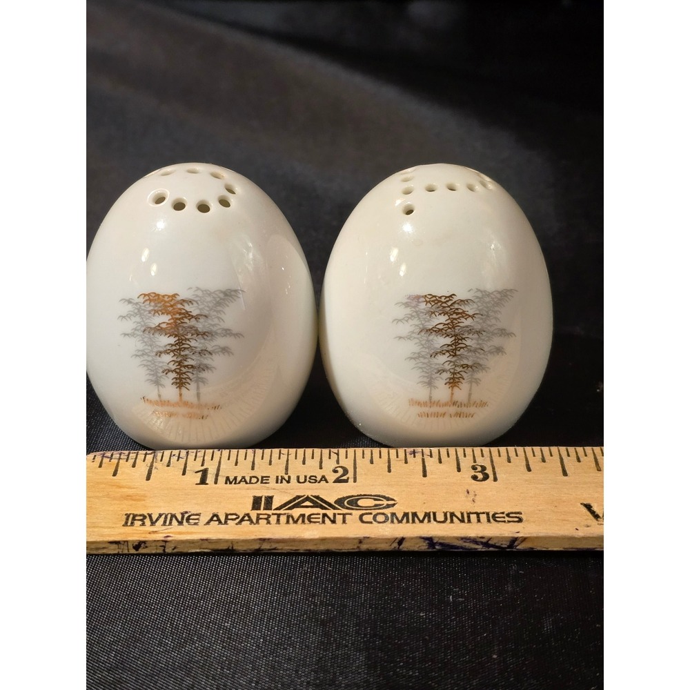 Fukagawa Arita Pattern 901 Porcelain Egg Salt Pepper Shakers Gold White Set of 2